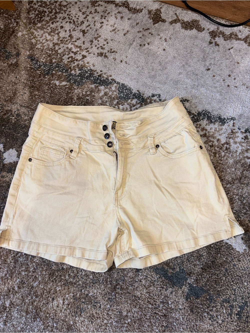 High-Waist Cream Suzanne Betro Shorts Size 14
